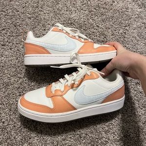 Nike Court Borough Low 2 SE size 6Y (women’s 7.5)